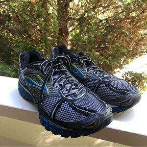 Brooks running shoes Men’s 9